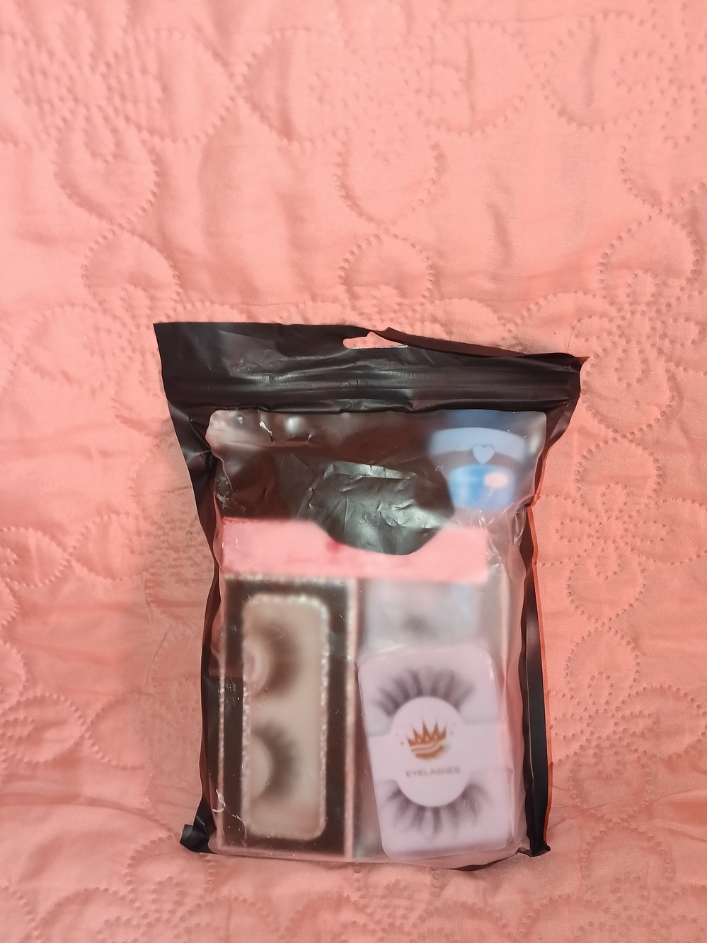 Luxury False Eyelash and Bath Accessories Set - Pink